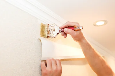 Pose de papier peint à Crouttes — revêtements muraux et toiles de verre